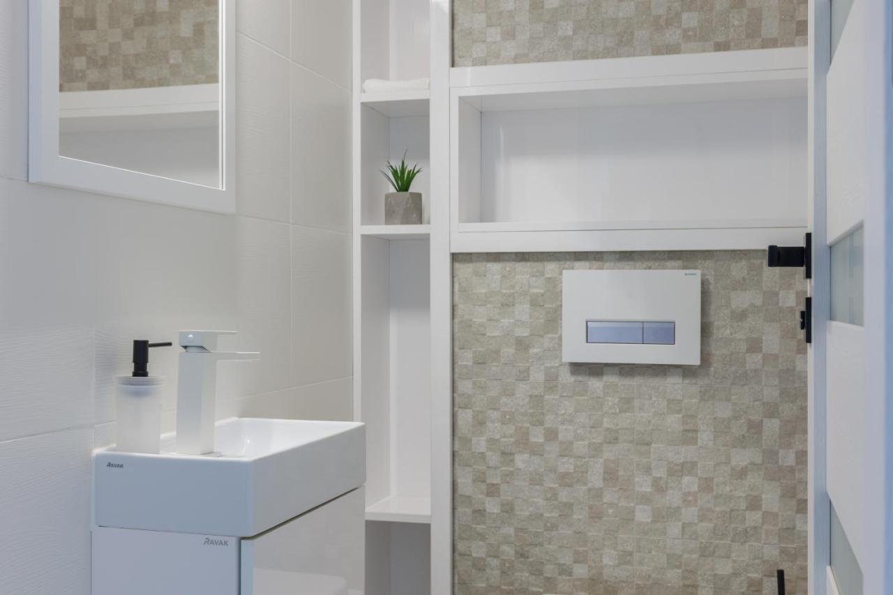 Noir Hotel - Penthouse Apartman Szeged Ngoại thất bức ảnh
