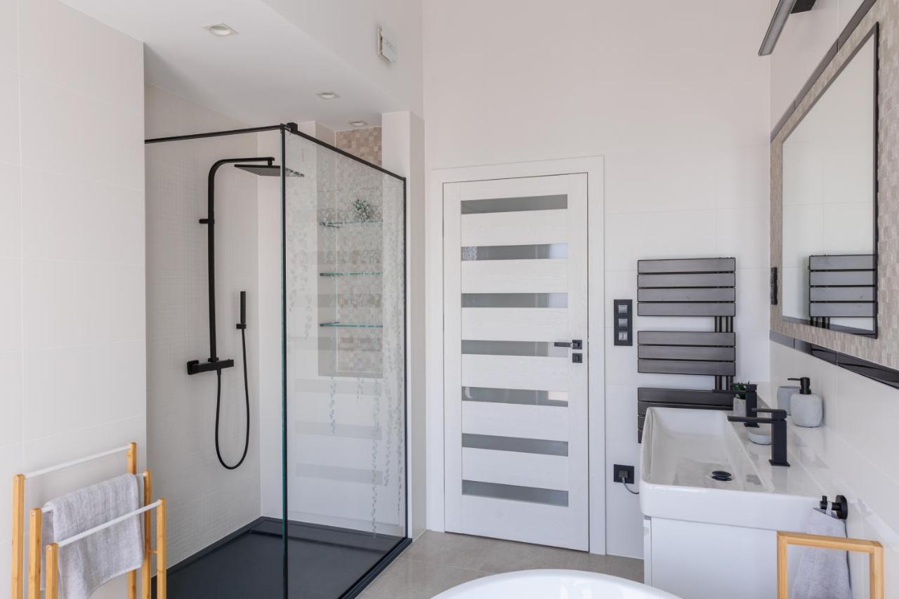 Noir Hotel - Penthouse Apartman Szeged Ngoại thất bức ảnh