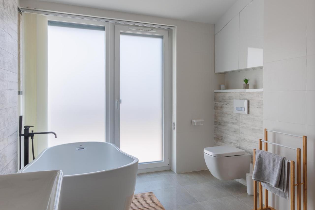 Noir Hotel - Penthouse Apartman Szeged Ngoại thất bức ảnh
