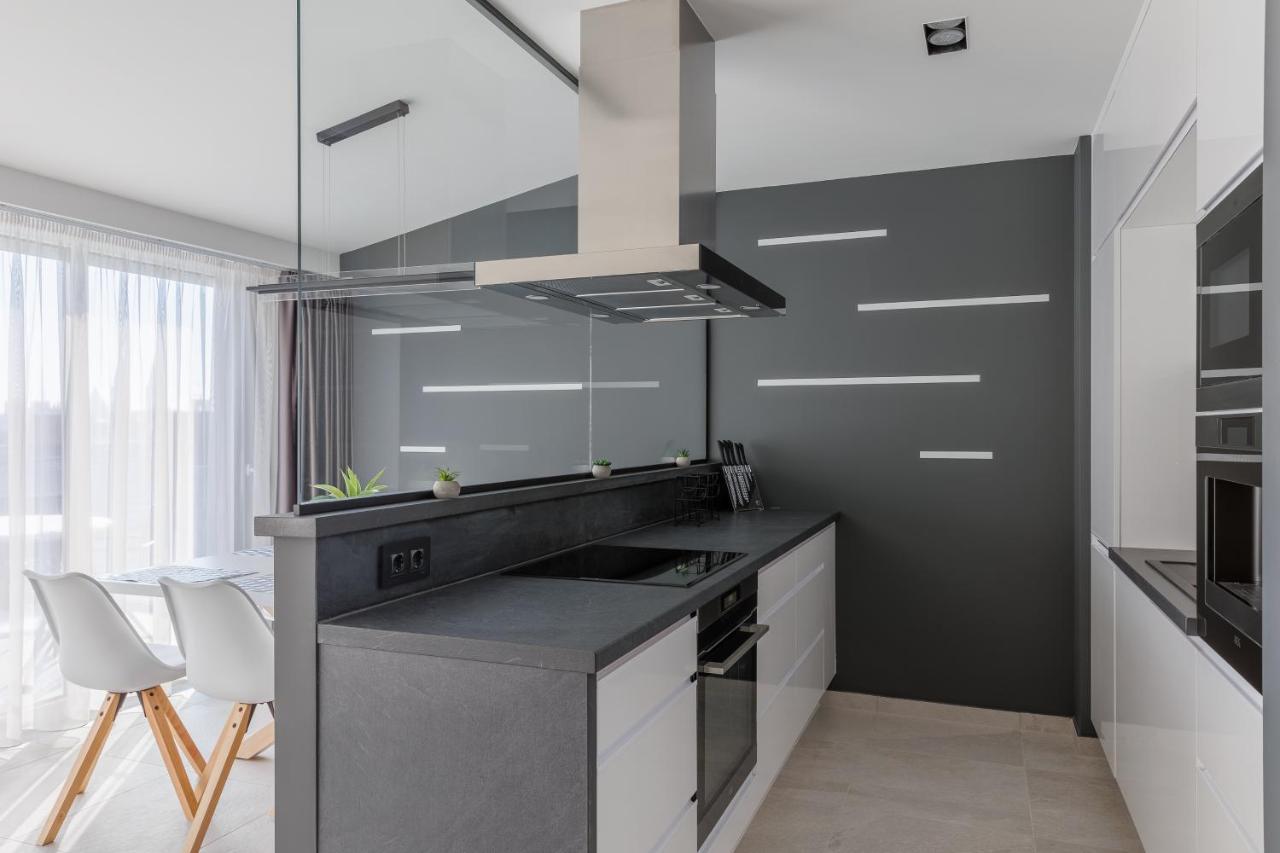 Noir Hotel - Penthouse Apartman Szeged Ngoại thất bức ảnh