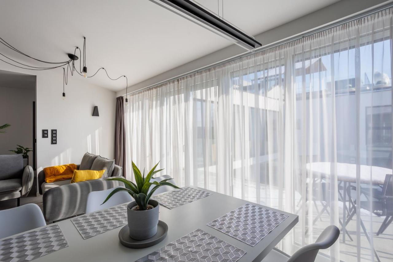 Noir Hotel - Penthouse Apartman Szeged Ngoại thất bức ảnh